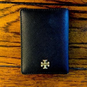 Tory Burch Emerson foldable card case.